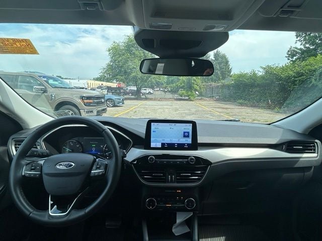 2022 Ford Escape Hybrid SE