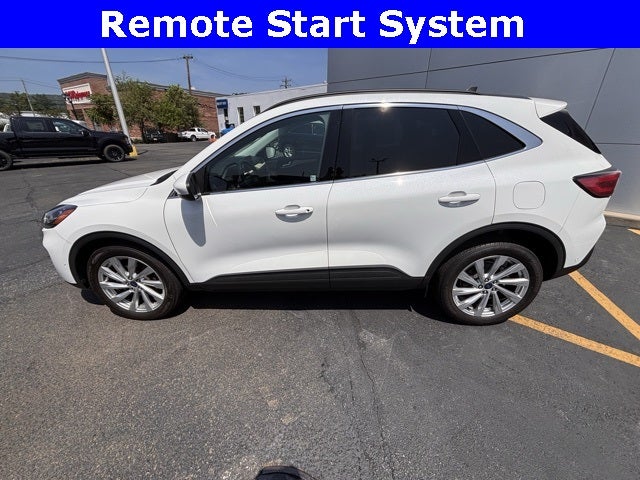 2022 Ford Escape Titanium