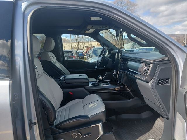 2022 Ford F-150 Lightning Platinum