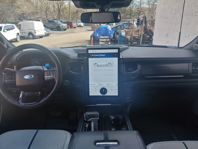 2022 Ford F-150 Lightning Platinum