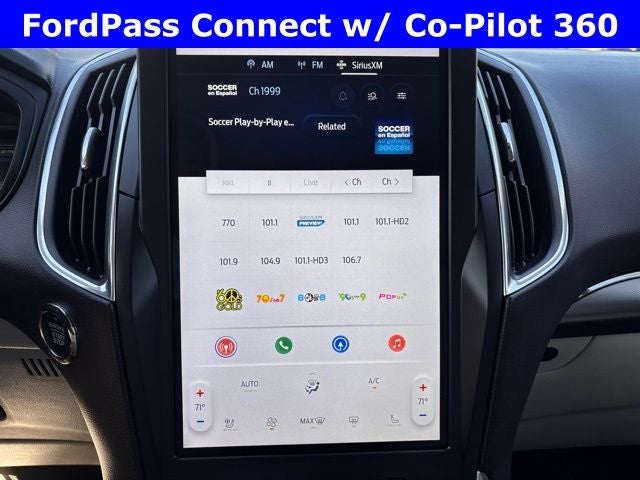 2022 Ford Edge Titanium