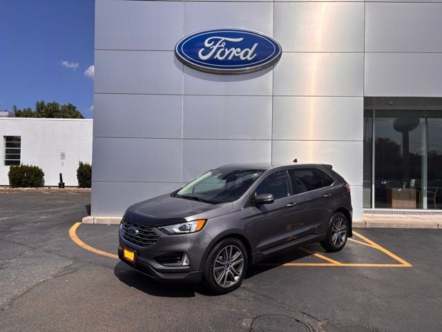 2022 Ford Edge Titanium