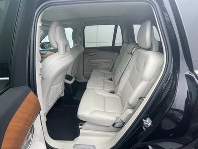 2022 Volvo XC90 Recharge Plug-In Hybrid T8 Inscription Expression 7 Passenger