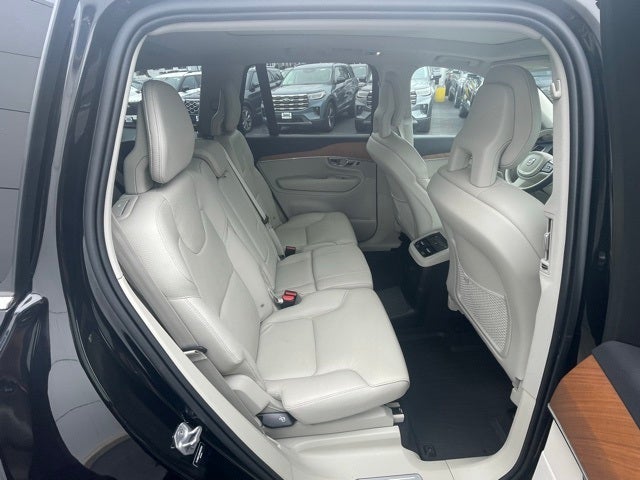 2022 Volvo XC90 Recharge Plug-In Hybrid T8 Inscription Expression 7 Passenger