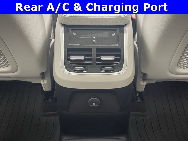 2022 Volvo XC90 Recharge Plug-In Hybrid T8 Inscription Expression 7 Passenger