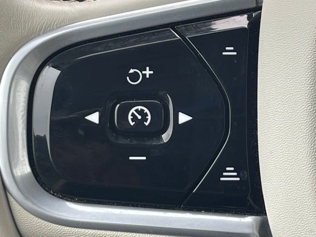 2022 Volvo XC90 Recharge Plug-In Hybrid T8 Inscription Expression 7 Passenger